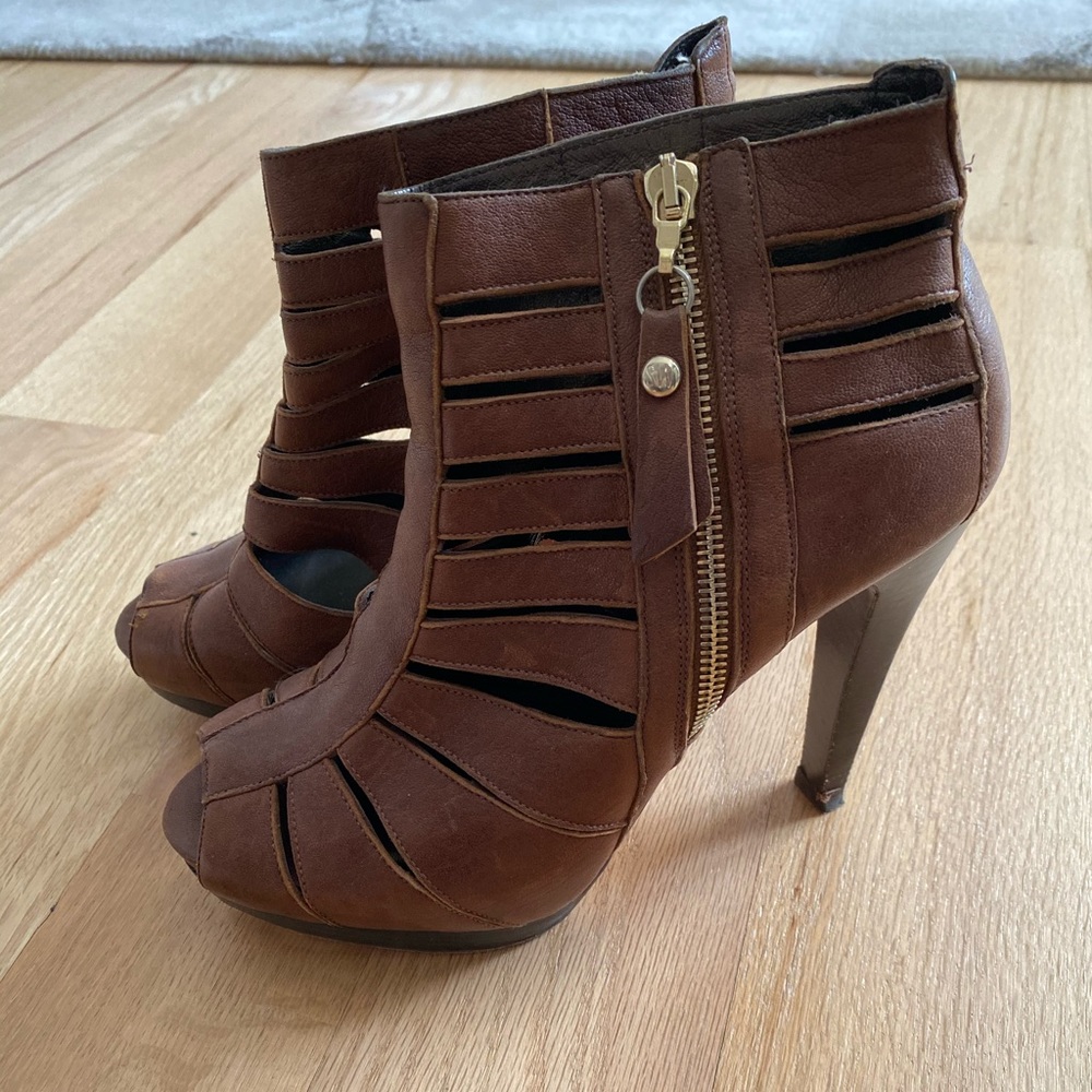 Stuart Weitzman Block Heels Size 8 - image 1